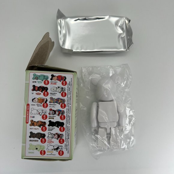 Bearbrick Series 44 KOREA Flag Medicom Be@rbrick 100% - Picture 5 of 6